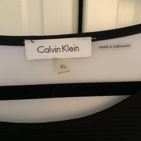 Calvin Klein Black & White Top - Picture 4 of 5